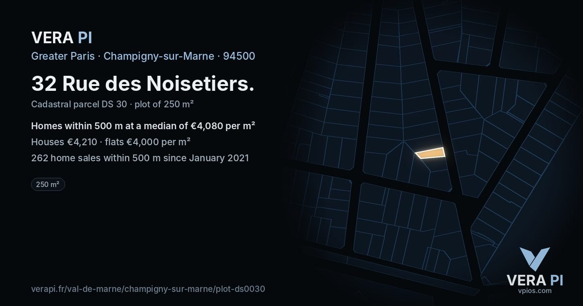 32 Rue des Noisetiers, Champigny-sur-Marne at night – the plot lit, the parcels around coloured by the prices near them