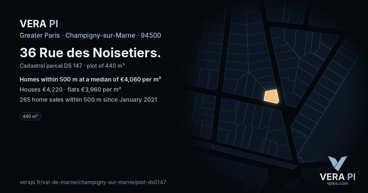 36 Rue des Noisetiers, Champigny-sur-Marne at night – the plot lit, the parcels around coloured by the prices near them