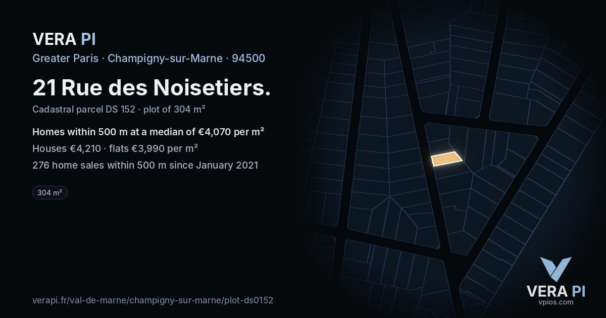 21 Rue des Noisetiers, Champigny-sur-Marne at night – the plot lit, the parcels around coloured by the prices near them