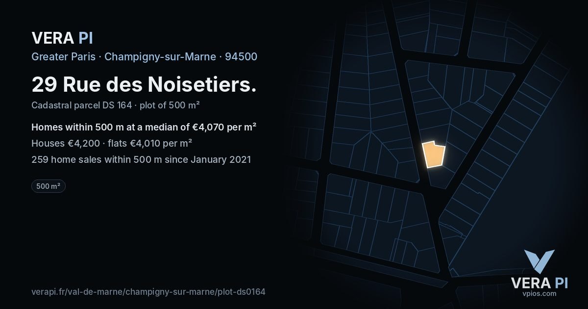 29 Rue des Noisetiers, Champigny-sur-Marne at night – the plot lit, the parcels around coloured by the prices near them