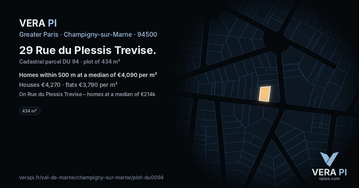 29 Rue du Plessis Trevise, Champigny-sur-Marne at night – the plot lit, the parcels around coloured by the prices near them