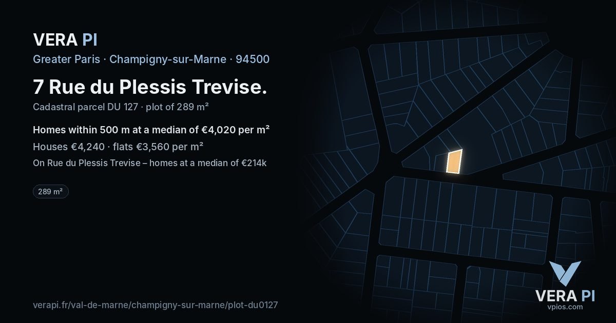 7 Rue du Plessis Trevise, Champigny-sur-Marne at night – the plot lit, the parcels around coloured by the prices near them