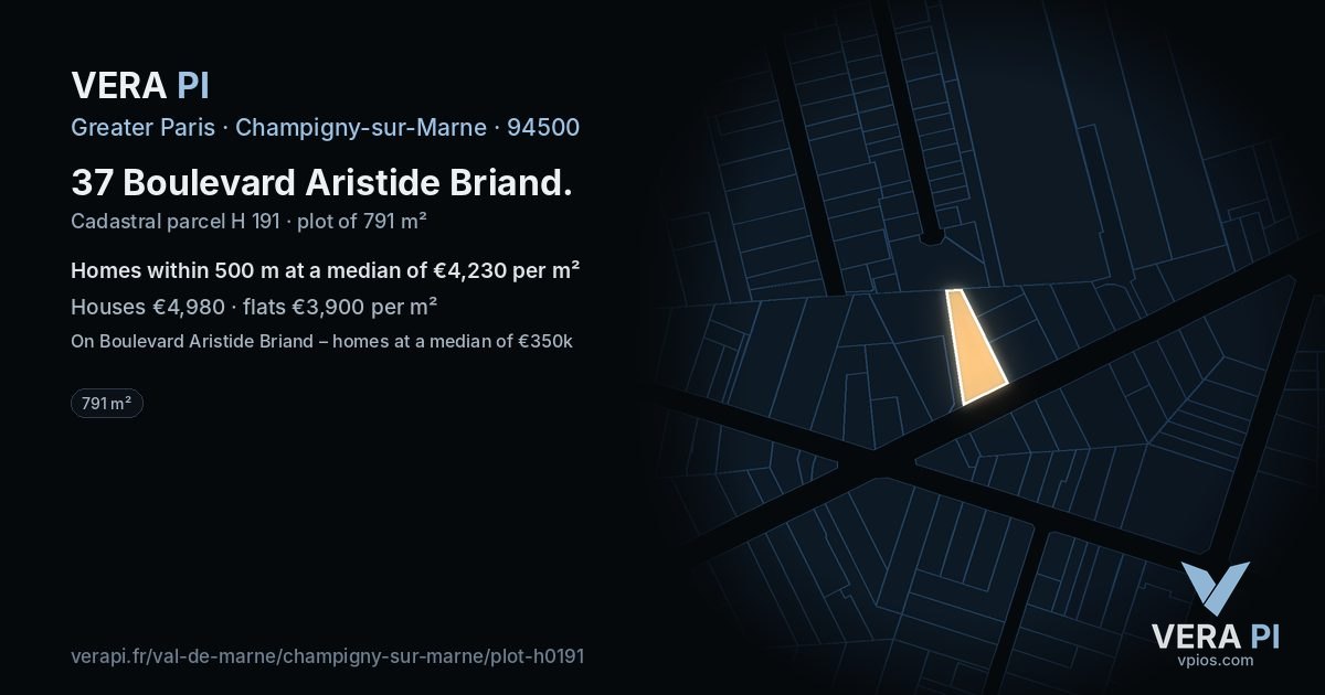 37 Boulevard Aristide Briand, Champigny-sur-Marne at night – the plot lit, the parcels around coloured by the prices near them