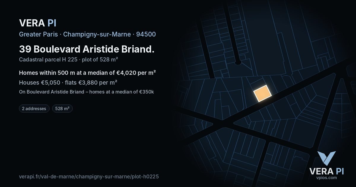 39 Boulevard Aristide Briand, Champigny-sur-Marne at night – the plot lit, the parcels around coloured by the prices near them
