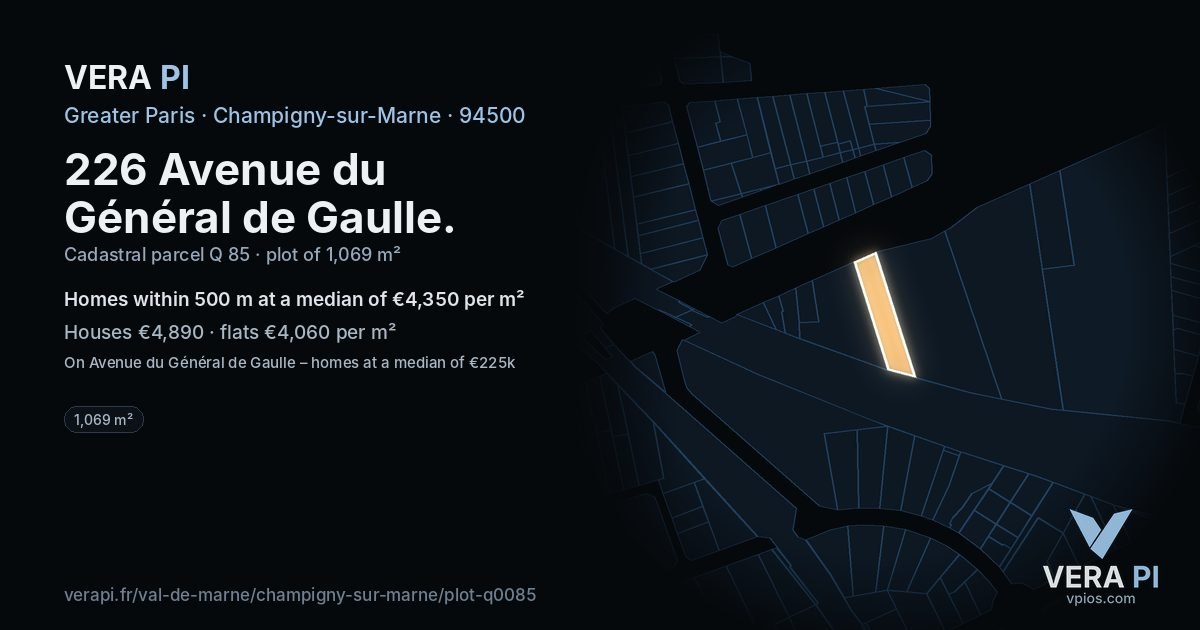 226 Avenue du Général de Gaulle, Champigny-sur-Marne at night – the plot lit, the parcels around coloured by the prices near them