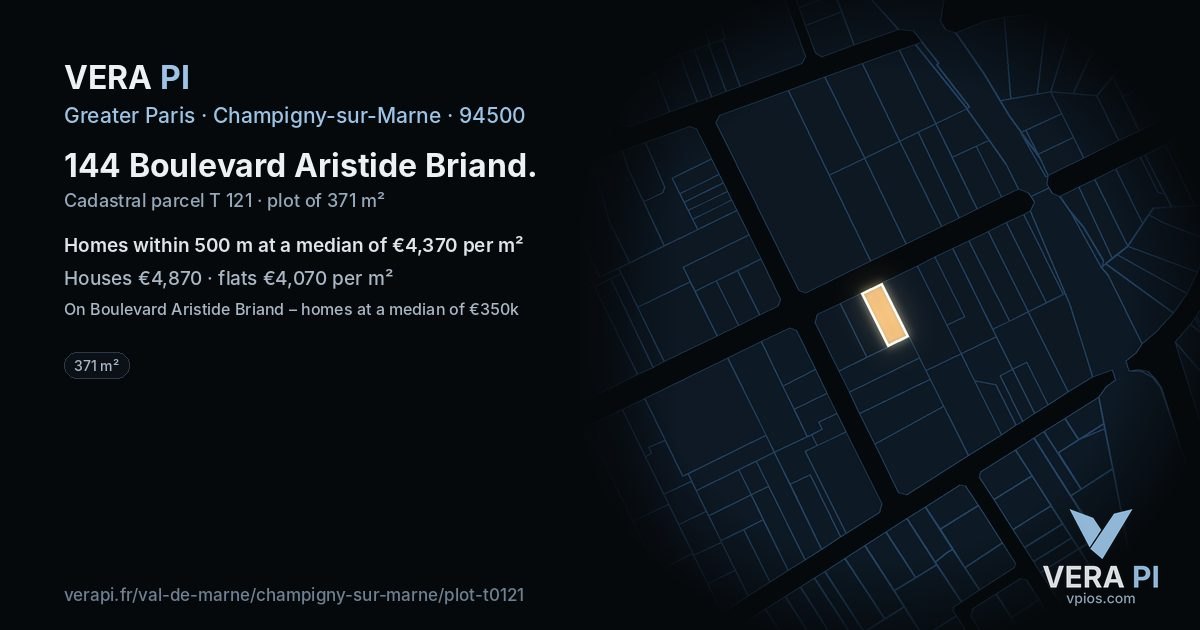 144 Boulevard Aristide Briand, Champigny-sur-Marne at night – the plot lit, the parcels around coloured by the prices near them