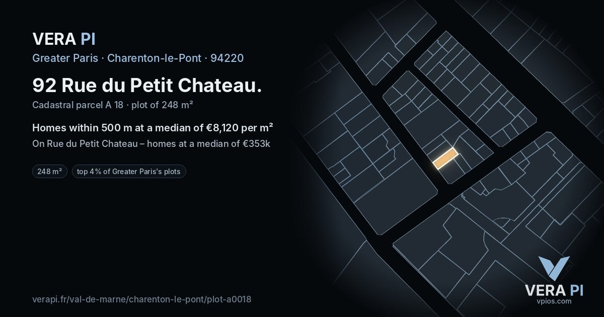 92 Rue du Petit Chateau, Charenton-le-Pont at night – the plot lit, the parcels around coloured by the prices near them