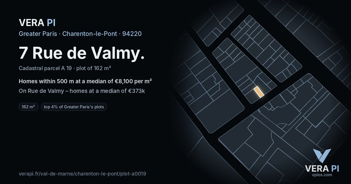 7 Rue de Valmy, Charenton-le-Pont at night – the plot lit, the parcels around coloured by the prices near them