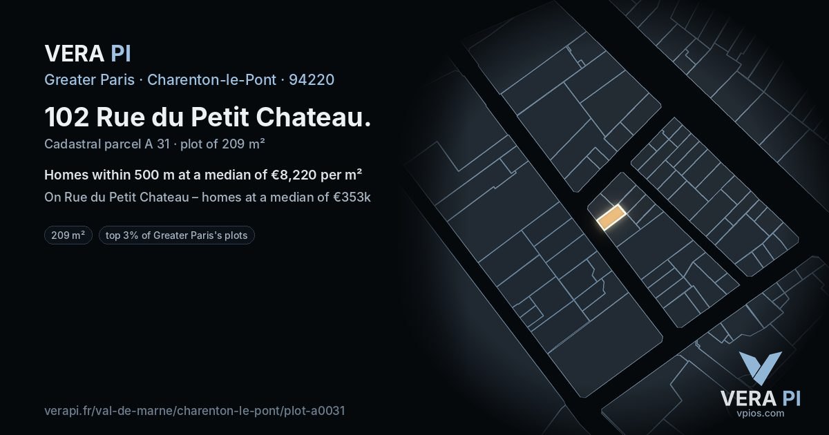 102 Rue du Petit Chateau, Charenton-le-Pont at night – the plot lit, the parcels around coloured by the prices near them