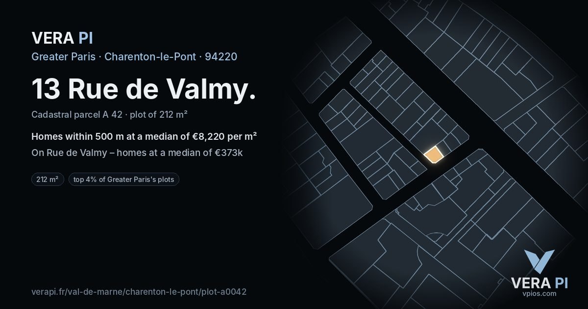 13 Rue de Valmy, Charenton-le-Pont at night – the plot lit, the parcels around coloured by the prices near them