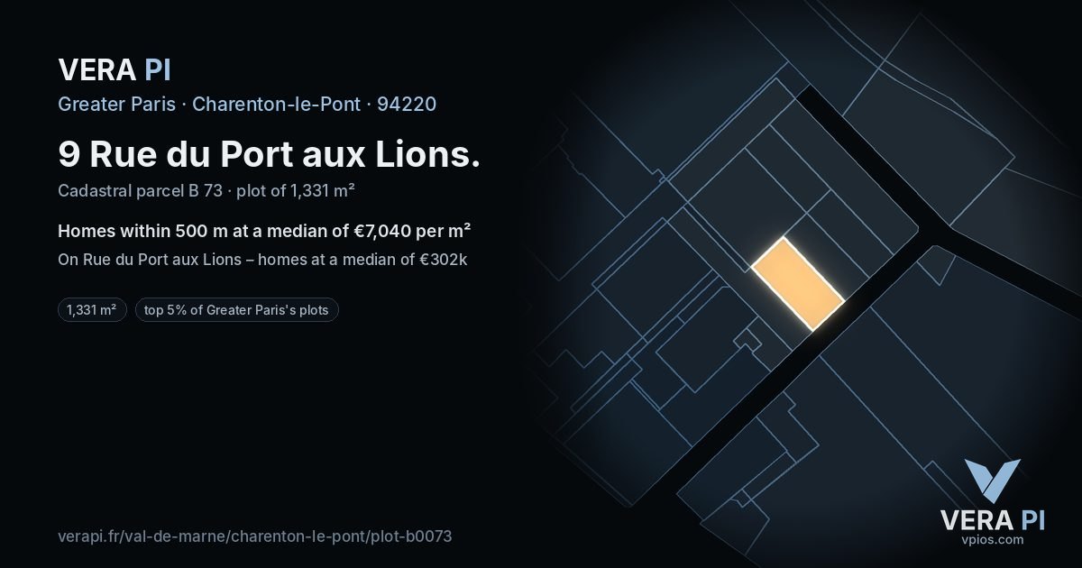 9 Rue du Port aux Lions, Charenton-le-Pont at night – the plot lit, the parcels around coloured by the prices near them