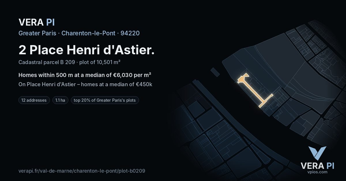 2 Place Henri d'Astier, Charenton-le-Pont at night – the plot lit, the parcels around coloured by the prices near them