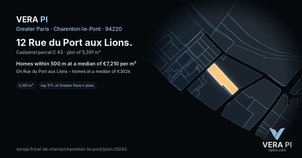 12 Rue du Port aux Lions, Charenton-le-Pont at night – the plot lit, the parcels around coloured by the prices near them