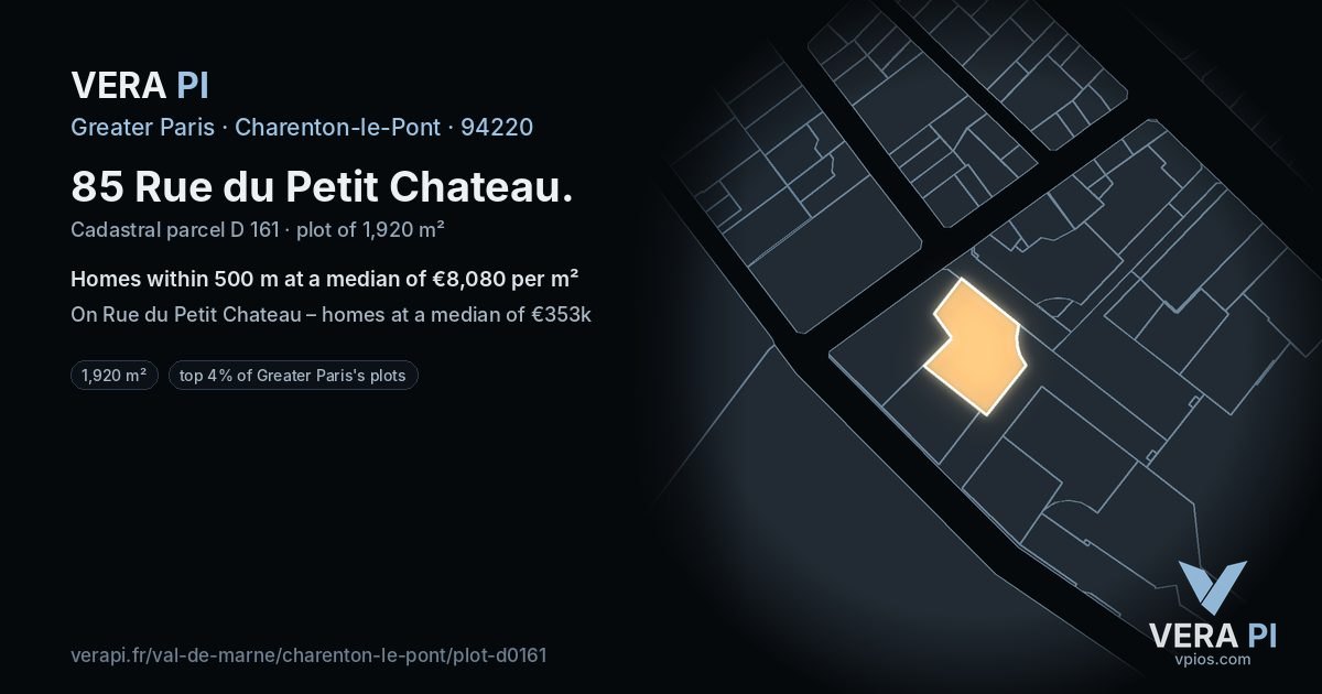 85 Rue du Petit Chateau, Charenton-le-Pont at night – the plot lit, the parcels around coloured by the prices near them