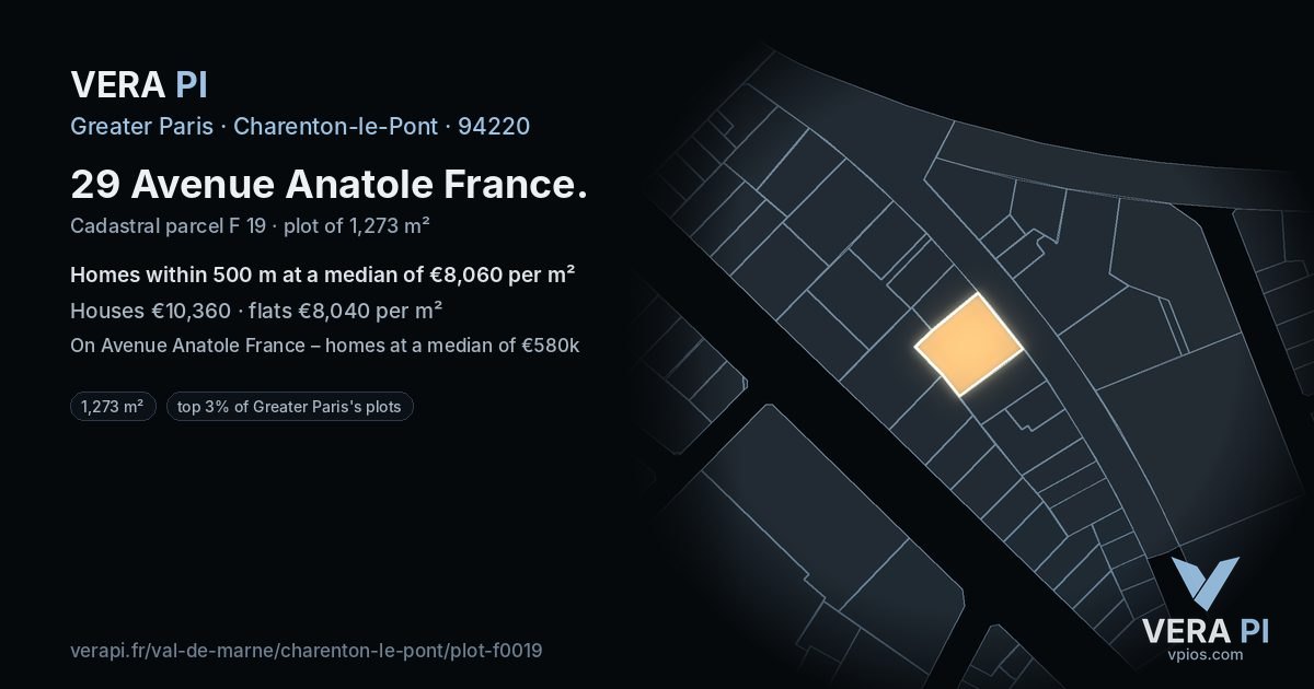 29 Avenue Anatole France, Charenton-le-Pont at night – the plot lit, the parcels around coloured by the prices near them