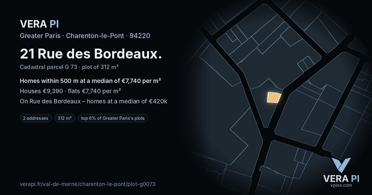 21 Rue des Bordeaux, Charenton-le-Pont at night – the plot lit, the parcels around coloured by the prices near them