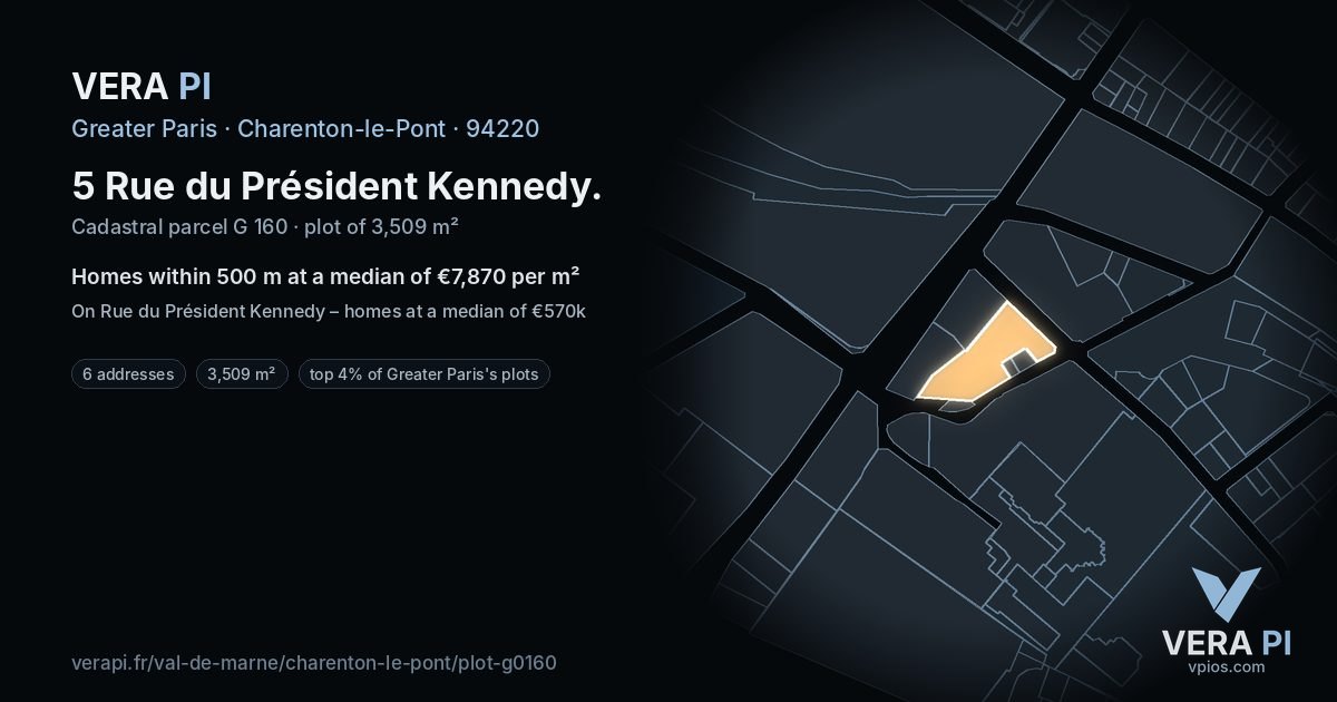 5 Rue du Président Kennedy, Charenton-le-Pont at night – the plot lit, the parcels around coloured by the prices near them