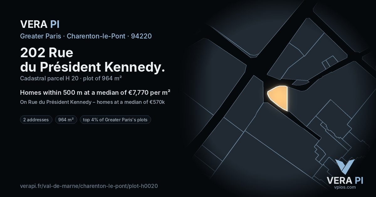 202 Rue du Président Kennedy, Charenton-le-Pont at night – the plot lit, the parcels around coloured by the prices near them