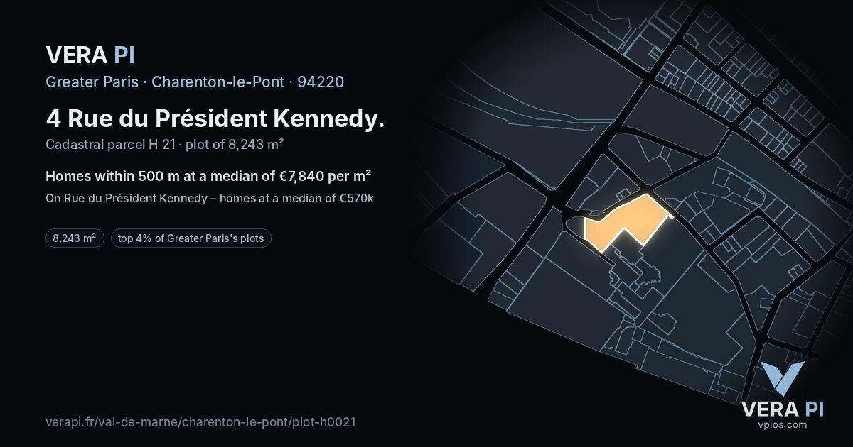 4 Rue du Président Kennedy, Charenton-le-Pont at night – the plot lit, the parcels around coloured by the prices near them