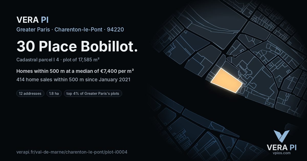 30 Place Bobillot, Charenton-le-Pont at night – the plot lit, the parcels around coloured by the prices near them