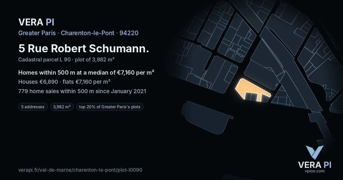 5 Rue Robert Schumann, Charenton-le-Pont at night – the plot lit, the parcels around coloured by the prices near them