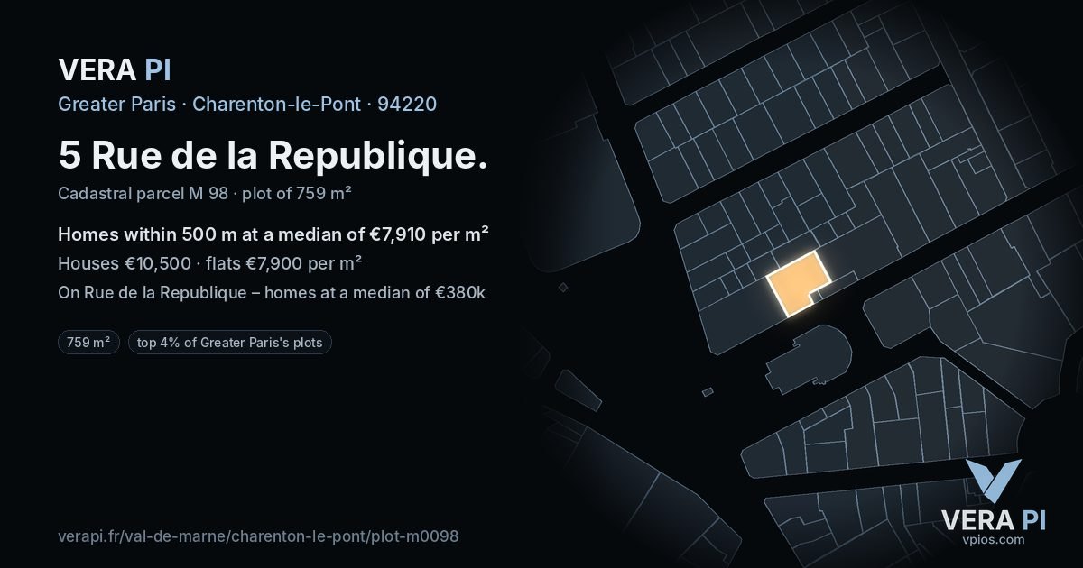 5 Rue de la Republique, Charenton-le-Pont at night – the plot lit, the parcels around coloured by the prices near them