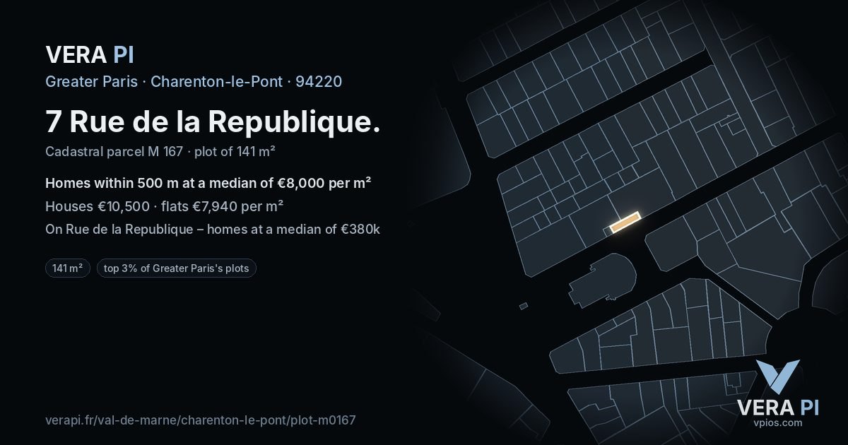 7 Rue de la Republique, Charenton-le-Pont at night – the plot lit, the parcels around coloured by the prices near them