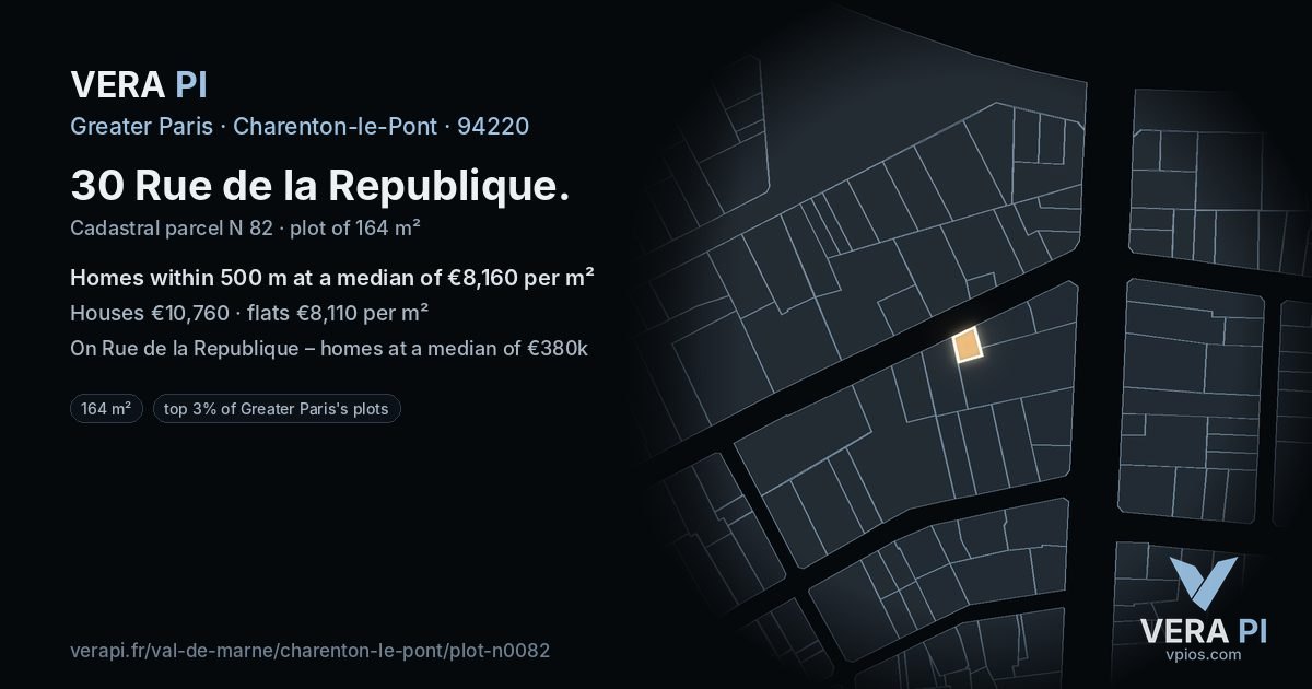 30 Rue de la Republique, Charenton-le-Pont at night – the plot lit, the parcels around coloured by the prices near them