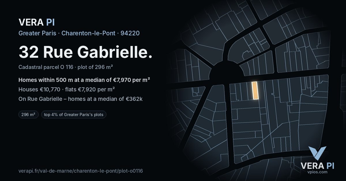 32 Rue Gabrielle, Charenton-le-Pont at night – the plot lit, the parcels around coloured by the prices near them