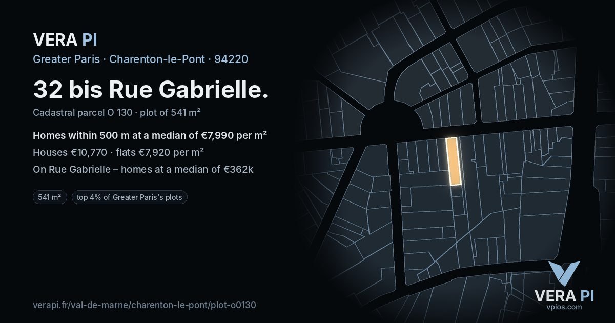 32 bis Rue Gabrielle, Charenton-le-Pont at night – the plot lit, the parcels around coloured by the prices near them