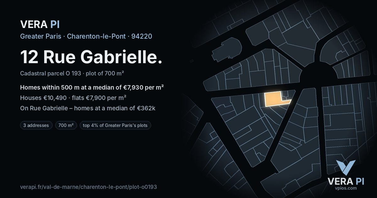 12 Rue Gabrielle, Charenton-le-Pont at night – the plot lit, the parcels around coloured by the prices near them
