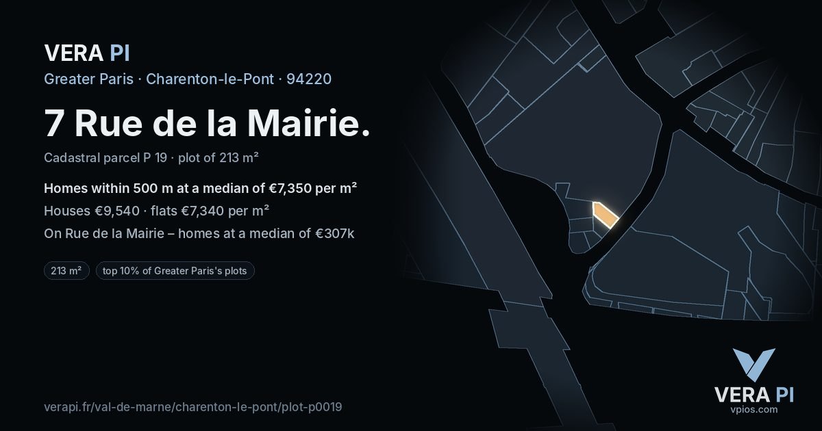 7 Rue de la Mairie, Charenton-le-Pont at night – the plot lit, the parcels around coloured by the prices near them