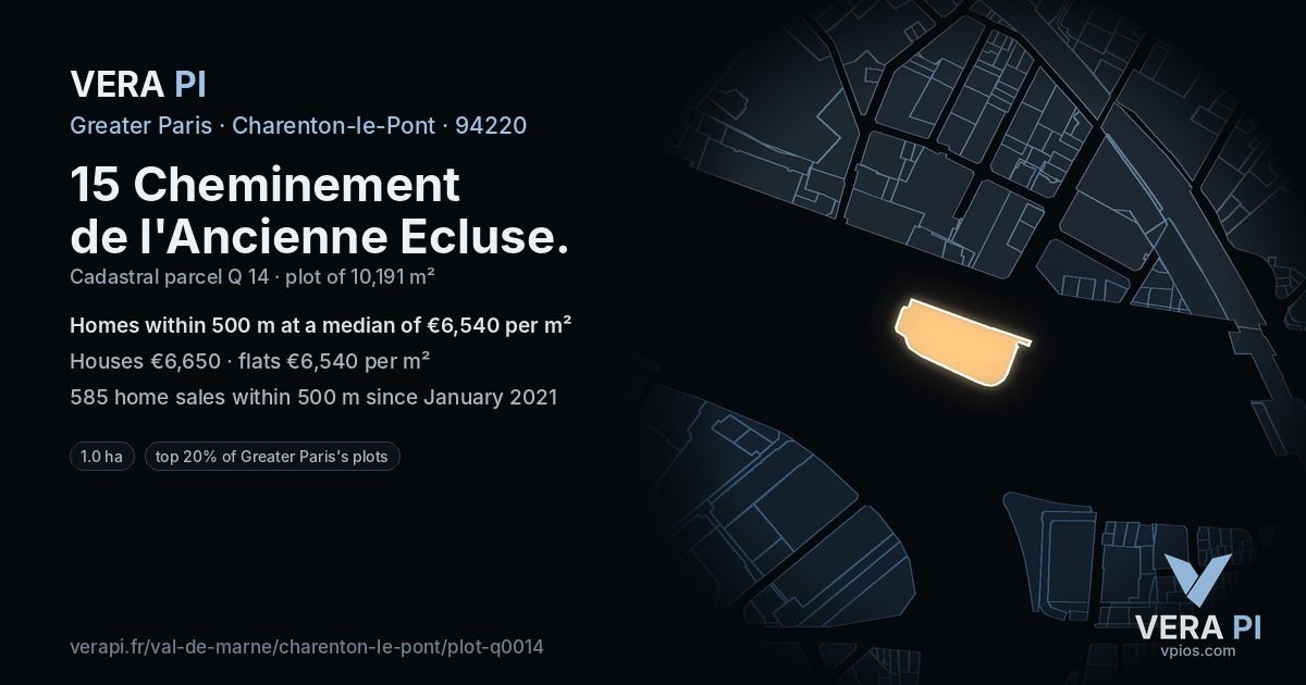 15 Cheminement de l'Ancienne Ecluse, Charenton-le-Pont at night – the plot lit, the parcels around coloured by the prices near them