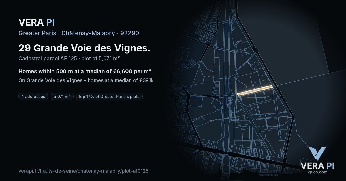 29 Grande Voie des Vignes, Châtenay-Malabry at night – the plot lit, the parcels around coloured by the prices near them