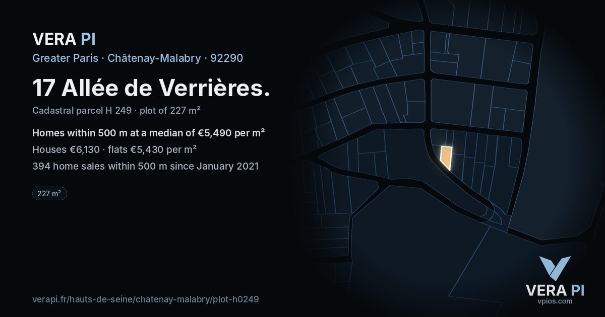 17 Allée de Verrières, Châtenay-Malabry at night – the plot lit, the parcels around coloured by the prices near them