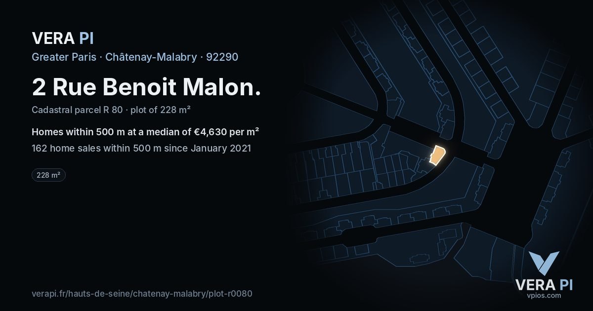 2 Rue Benoit Malon, Châtenay-Malabry at night – the plot lit, the parcels around coloured by the prices near them