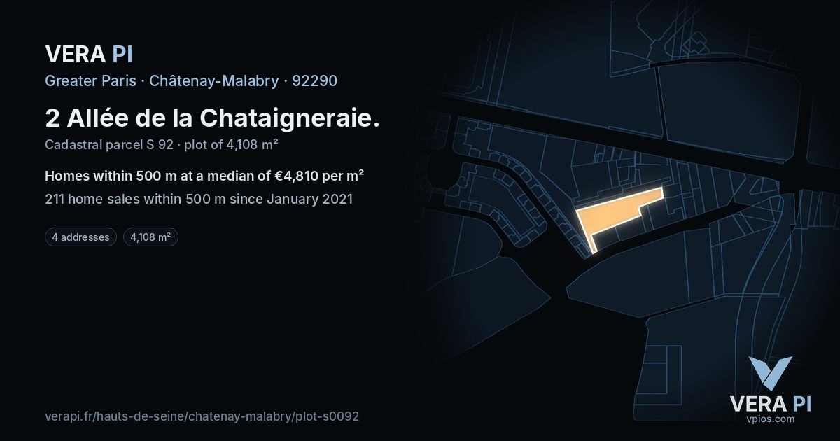 2 Allée de la Chataigneraie, Châtenay-Malabry at night – the plot lit, the parcels around coloured by the prices near them