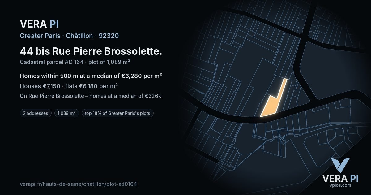 44 bis Rue Pierre Brossolette, Châtillon at night – the plot lit, the parcels around coloured by the prices near them