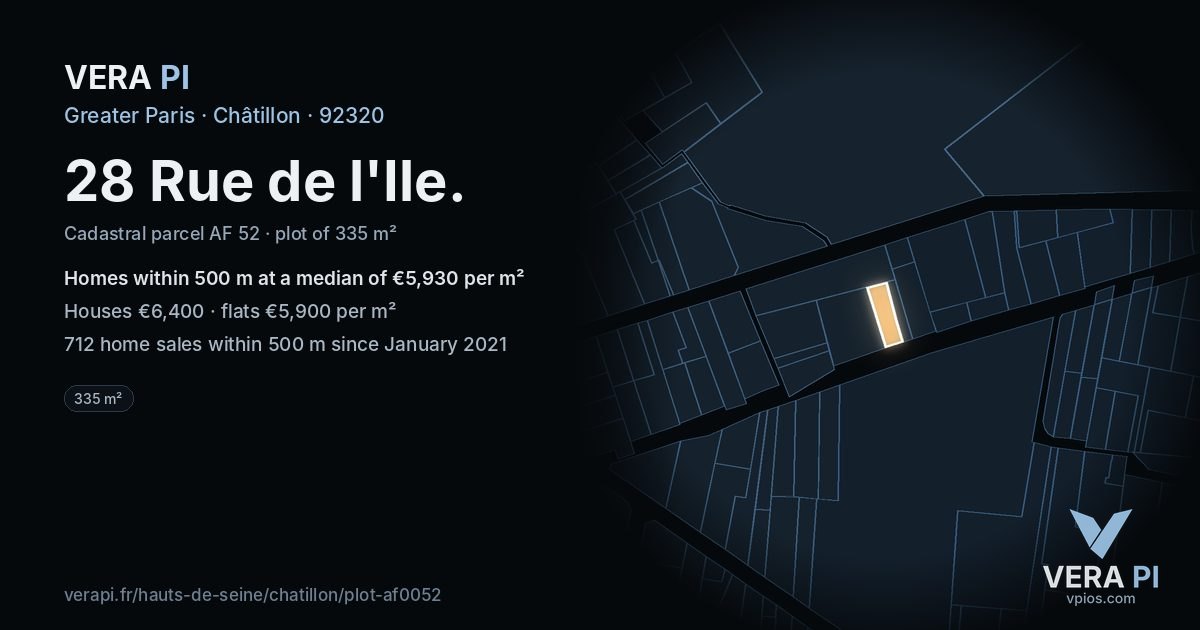 28 Rue de l'Ile, Châtillon at night – the plot lit, the parcels around coloured by the prices near them