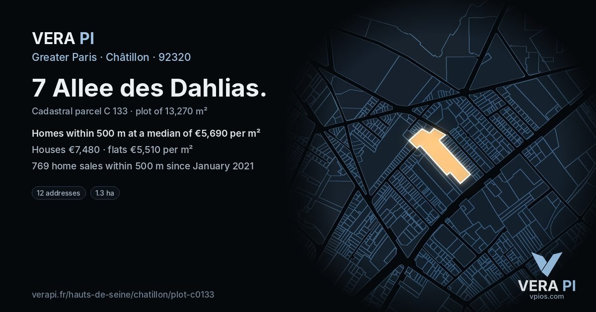 7 Allee des Dahlias, Châtillon at night – the plot lit, the parcels around coloured by the prices near them