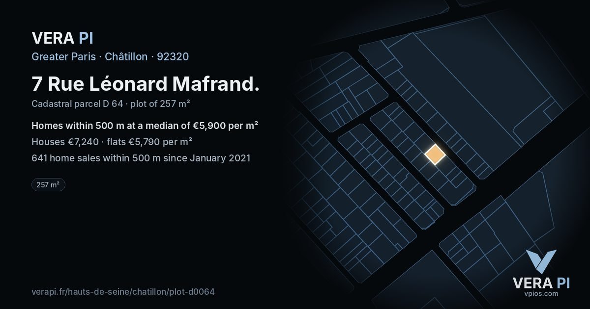 7 Rue Léonard Mafrand, Châtillon at night – the plot lit, the parcels around coloured by the prices near them
