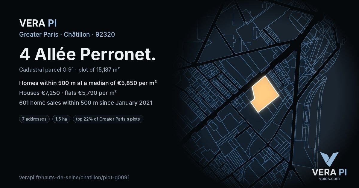 4 Allée Perronet, Châtillon at night – the plot lit, the parcels around coloured by the prices near them