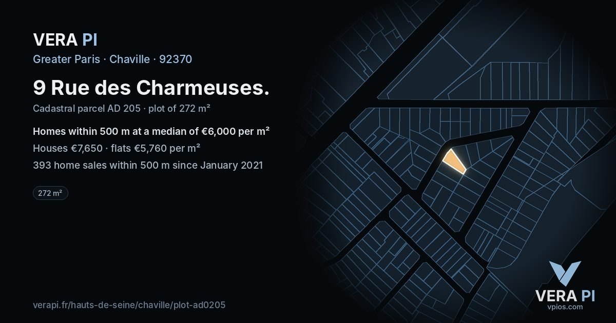 9 Rue des Charmeuses, Chaville at night – the plot lit, the parcels around coloured by the prices near them