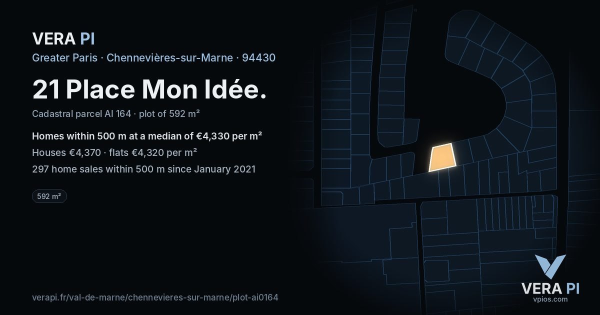 21 Place Mon Idée, Chennevières-sur-Marne at night – the plot lit, the parcels around coloured by the prices near them