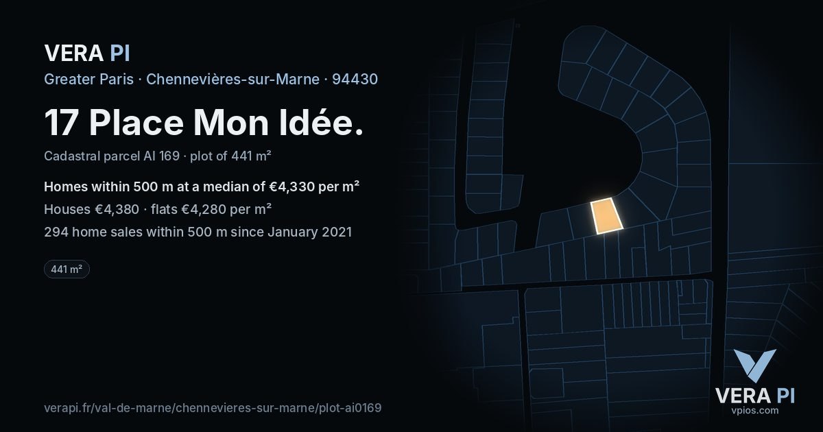 17 Place Mon Idée, Chennevières-sur-Marne at night – the plot lit, the parcels around coloured by the prices near them