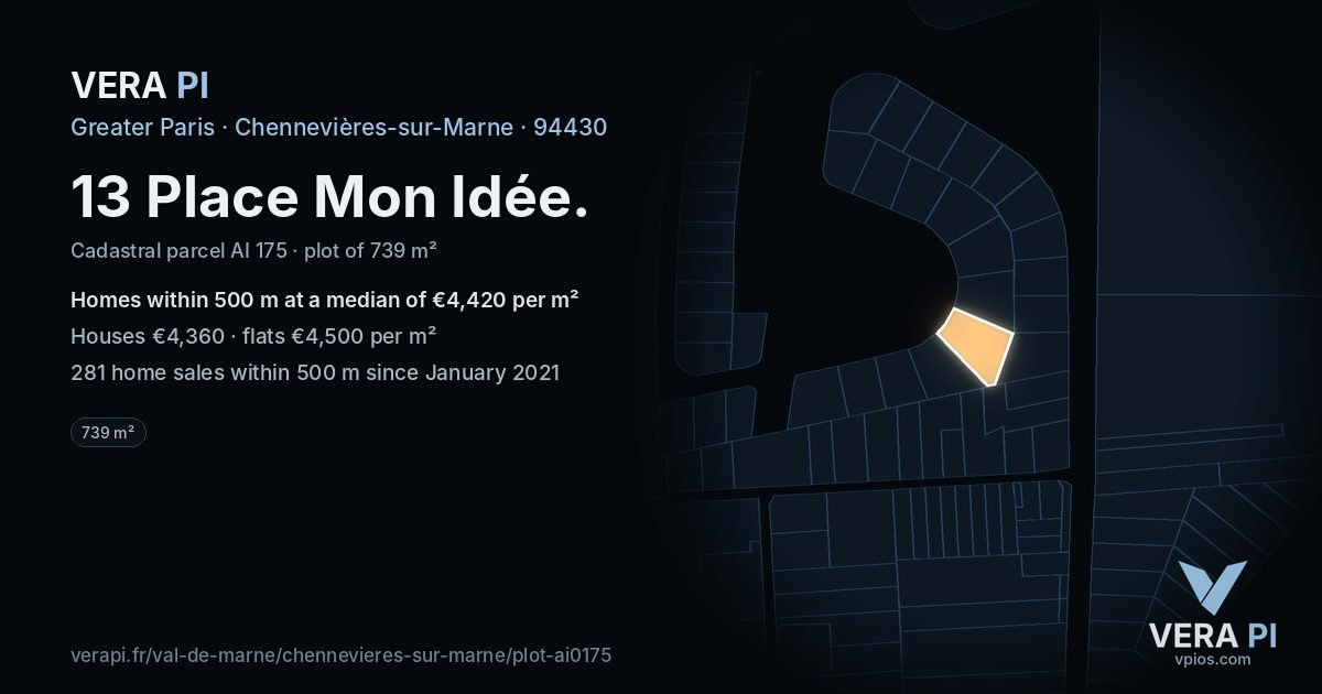 13 Place Mon Idée, Chennevières-sur-Marne at night – the plot lit, the parcels around coloured by the prices near them
