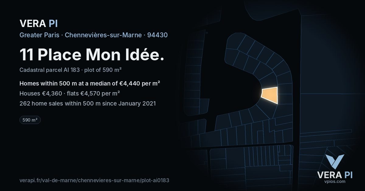11 Place Mon Idée, Chennevières-sur-Marne at night – the plot lit, the parcels around coloured by the prices near them
