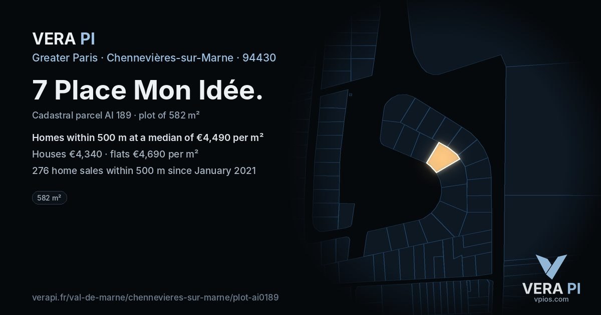 7 Place Mon Idée, Chennevières-sur-Marne at night – the plot lit, the parcels around coloured by the prices near them