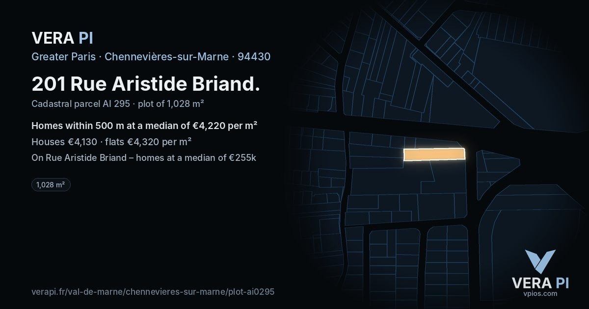 201 Rue Aristide Briand, Chennevières-sur-Marne at night – the plot lit, the parcels around coloured by the prices near them