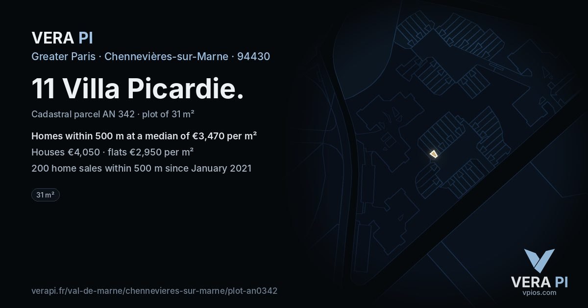11 Villa Picardie, Chennevières-sur-Marne at night – the plot lit, the parcels around coloured by the prices near them